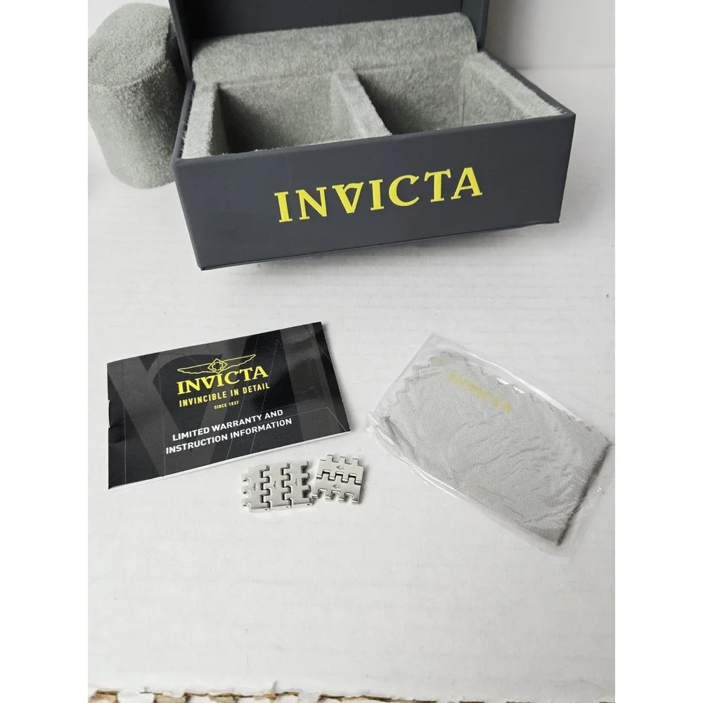 Invicta Womens watch model 5373 w/‎ box read description